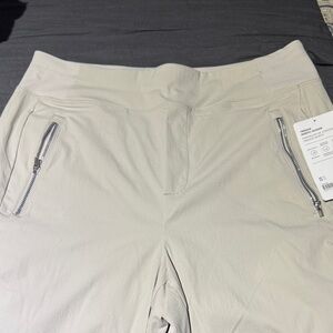 Athleta Light tan Trekkie North Jogger - NWT - Size 10